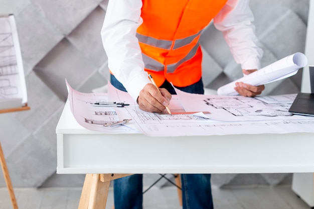 Cum te poate ajuta consultanța în construcții să îți evaluezi corect terenul de construcție
