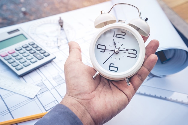 Cum să optimizezi managementul timpului în proiectele de construcții