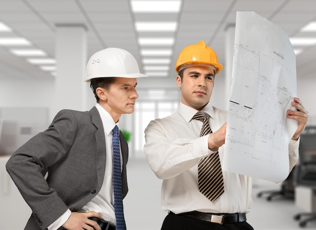 Diferențe între managementul proiectelor de construcții civile și industriale